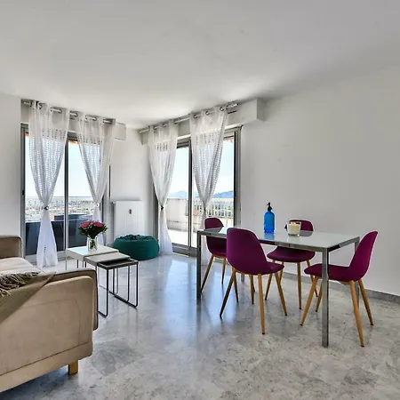 Amazing Seaview Two-bedroom Antibes