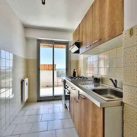 Amazing Seaview Two-bedroom Apartament
